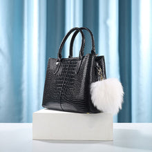 Lade das Bild in den Galerie-Viewer, Detachable Furry Tail Butt Plug