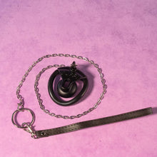 Lade das Bild in den Galerie-Viewer, Negative Chastity Cage With Traction Chain 5