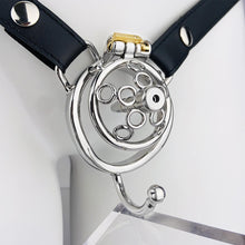 Lade das Bild in den Galerie-Viewer, Neuer Keuschheitskäfig aus Fünf-Sterne-Radschmiedekunst mit Gürtel