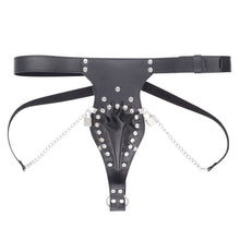 Lade das Bild in den Galerie-Viewer, Chastity In Panties
